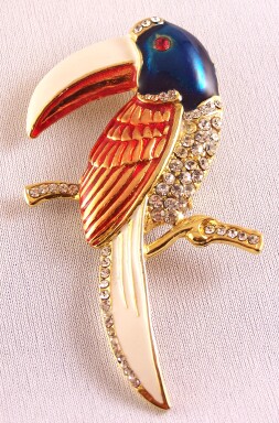 UNS39 toucan pin